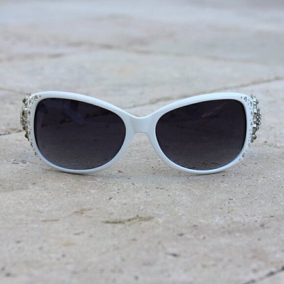 Montana West Concho Sunglasses Rhinestone in White SGS-5802WH NWT main image 2